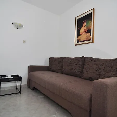 Apartment Fjaka