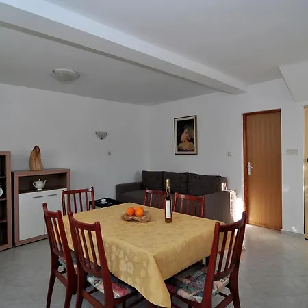 Apartment Fjaka Sali