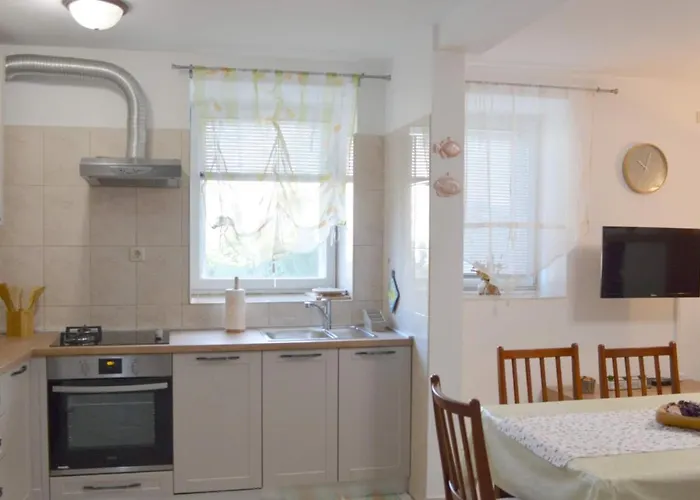 Fjaka Apartment