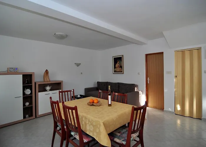 Apartment Fjaka Sali